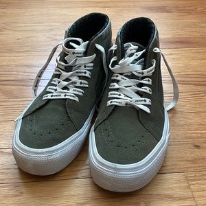 EUC Vans Sk-8 Mid Gore-Tex Waterproof Sneakers